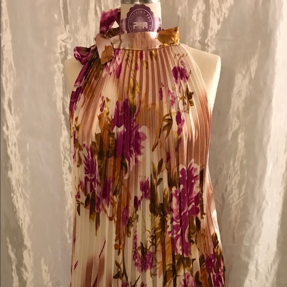 Flowy Spring Dress - Picture 1 of 4